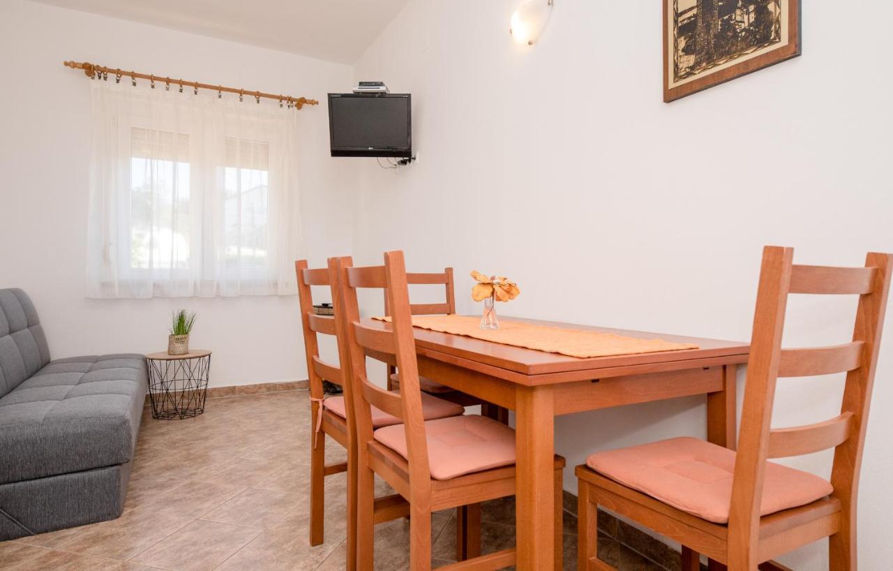 Apartments Silvana In Kampor Bagian luar foto